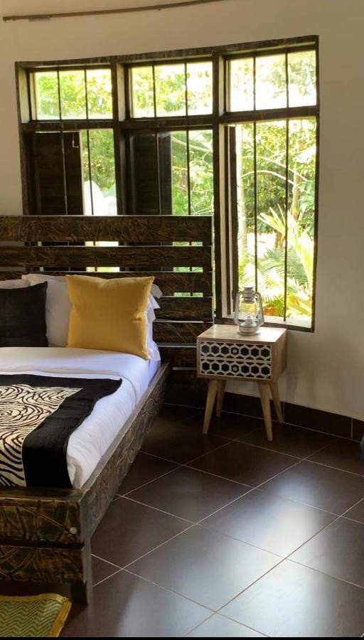 Mabamba Lodge Wakiso Buitenkant foto