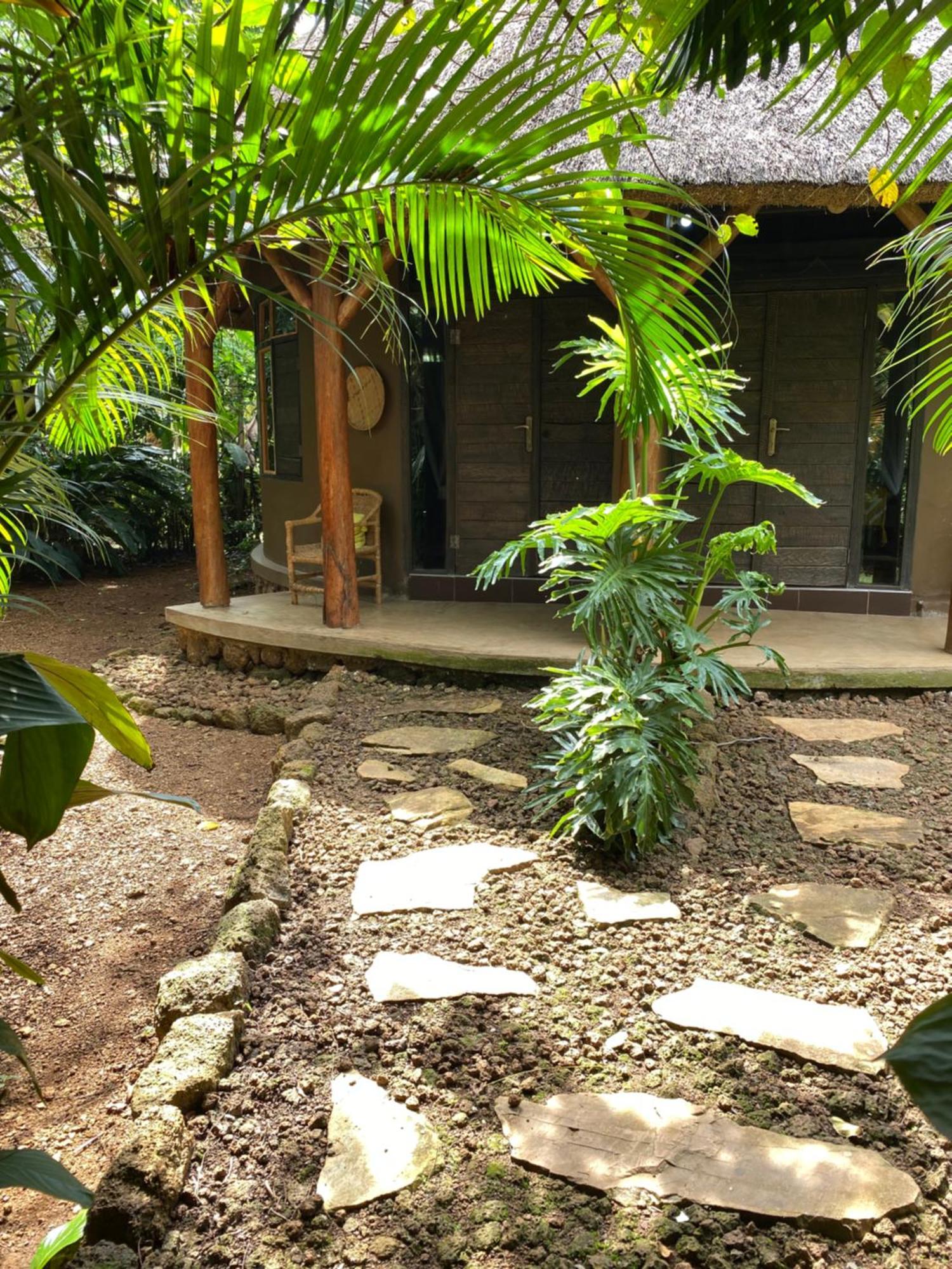 Mabamba Lodge Wakiso Buitenkant foto